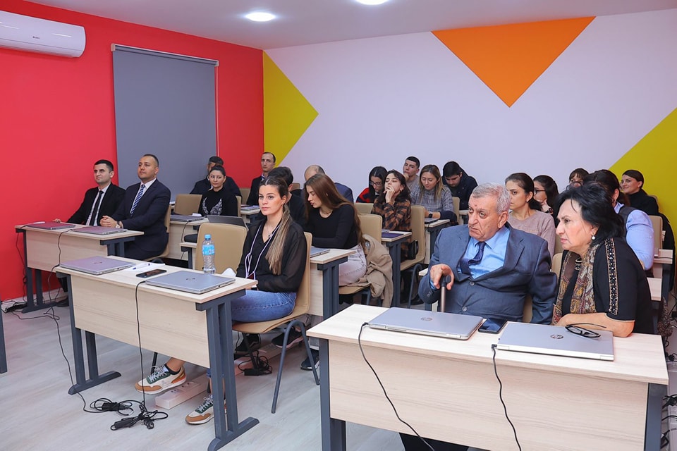 İspaniyanın Jaen Universitetinin nümayəndəsi Erasmus+ proqramı çərçivəsində Azərbaycan Texnologiya Universitetində səfərdədir