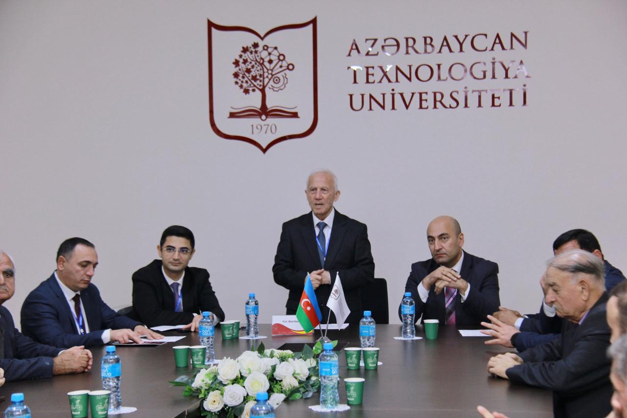 Republika Elmi-Praktik Konfransı öz işini bölmələrdə davam etdirib