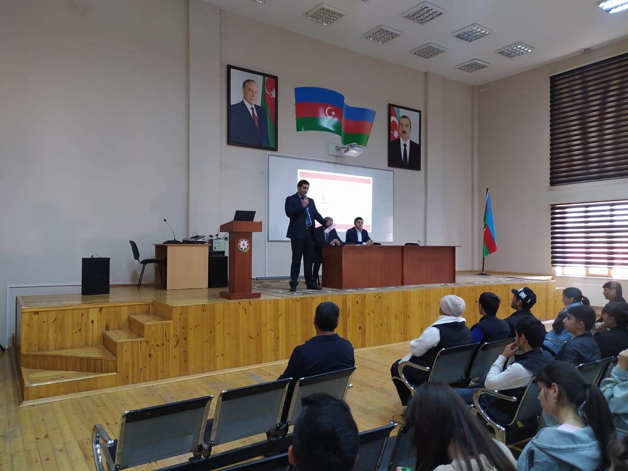 Yüngül sənaye mühəndisliyi və logistika fakültəsi tərəfindən region məktəblərində silsilə görüşlər təşkil edilib