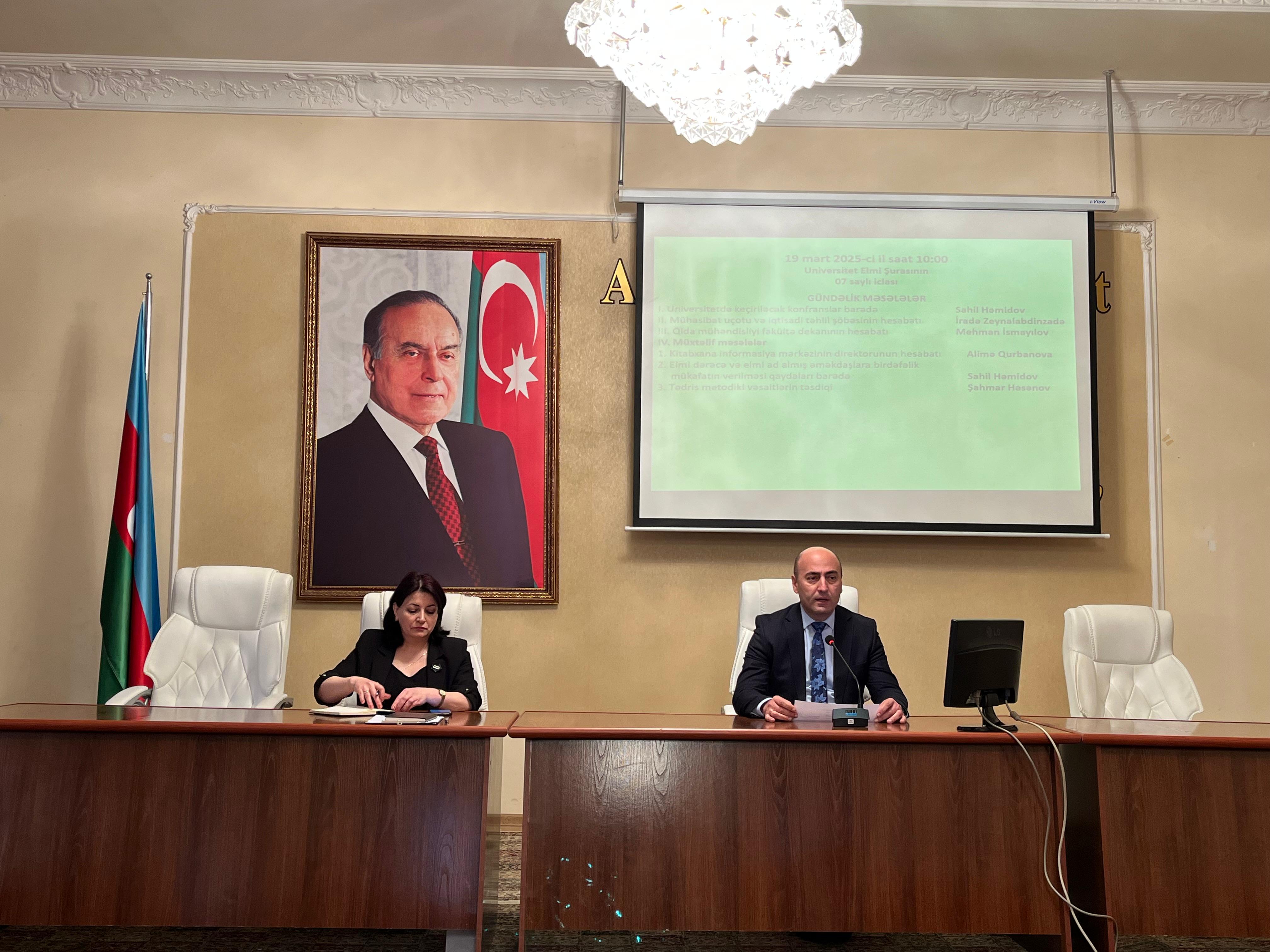 Elmi Şuranın növbəti iclası keçirilib