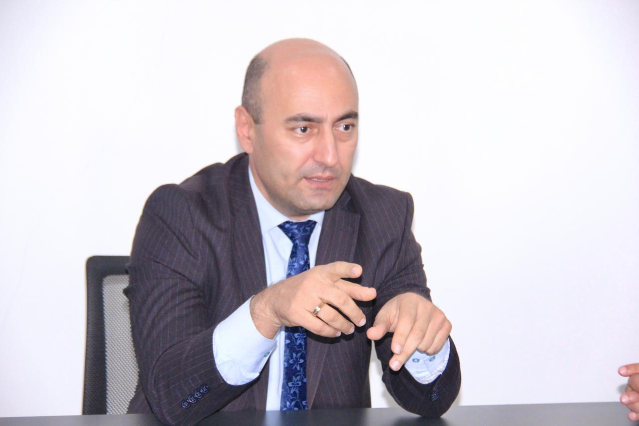 Rektor innovativ layihələrə marağı olan tələbələrlə görüşüb