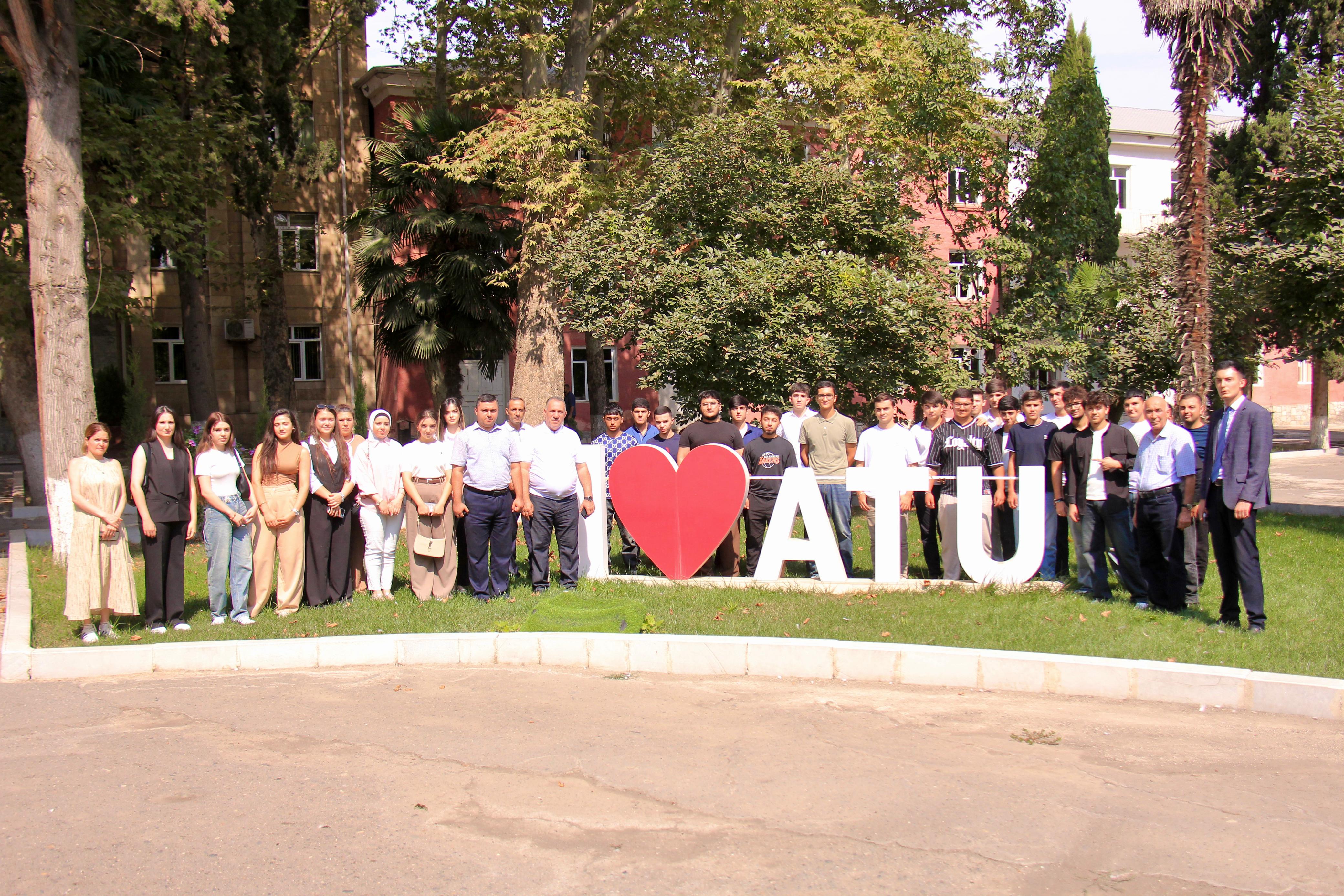 Yeni qəbul olunmuş tələbələr üçün Tanışlıq Günü təşkil edilib