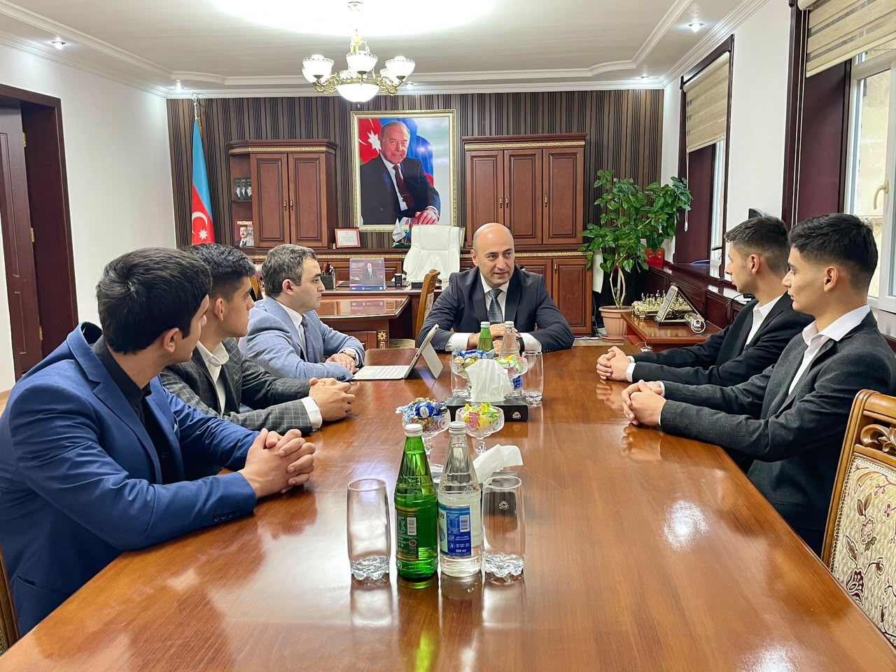 🚀  Rektor “Startapçı tələbə” təqaüd proqramının ilk qalibləri ilə görüşüb