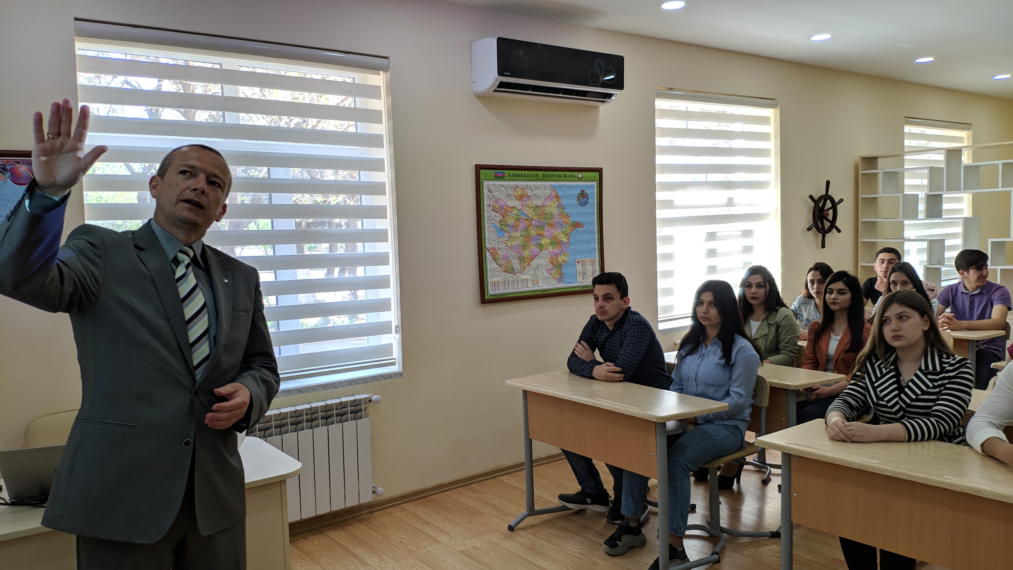 Avropalı alim UTECA  tələbələrinə “masterclass” keçir