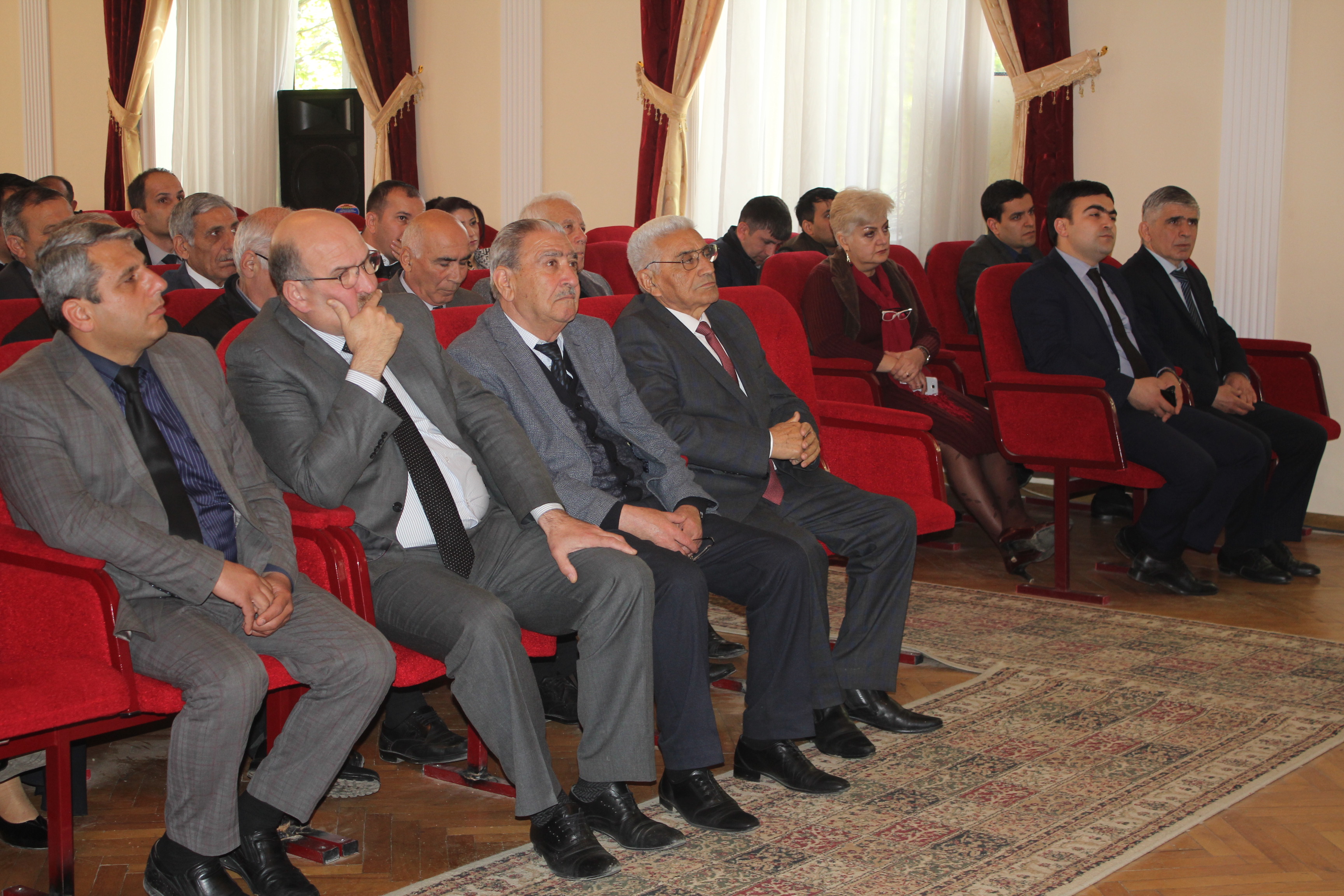 Elmi Şuranın növbəti iclası keçirilib