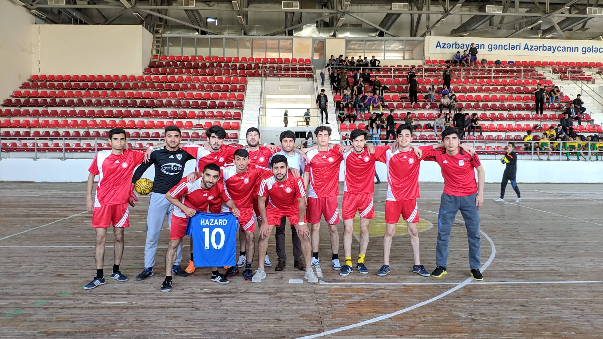 Texnoloqlar qalib oldular