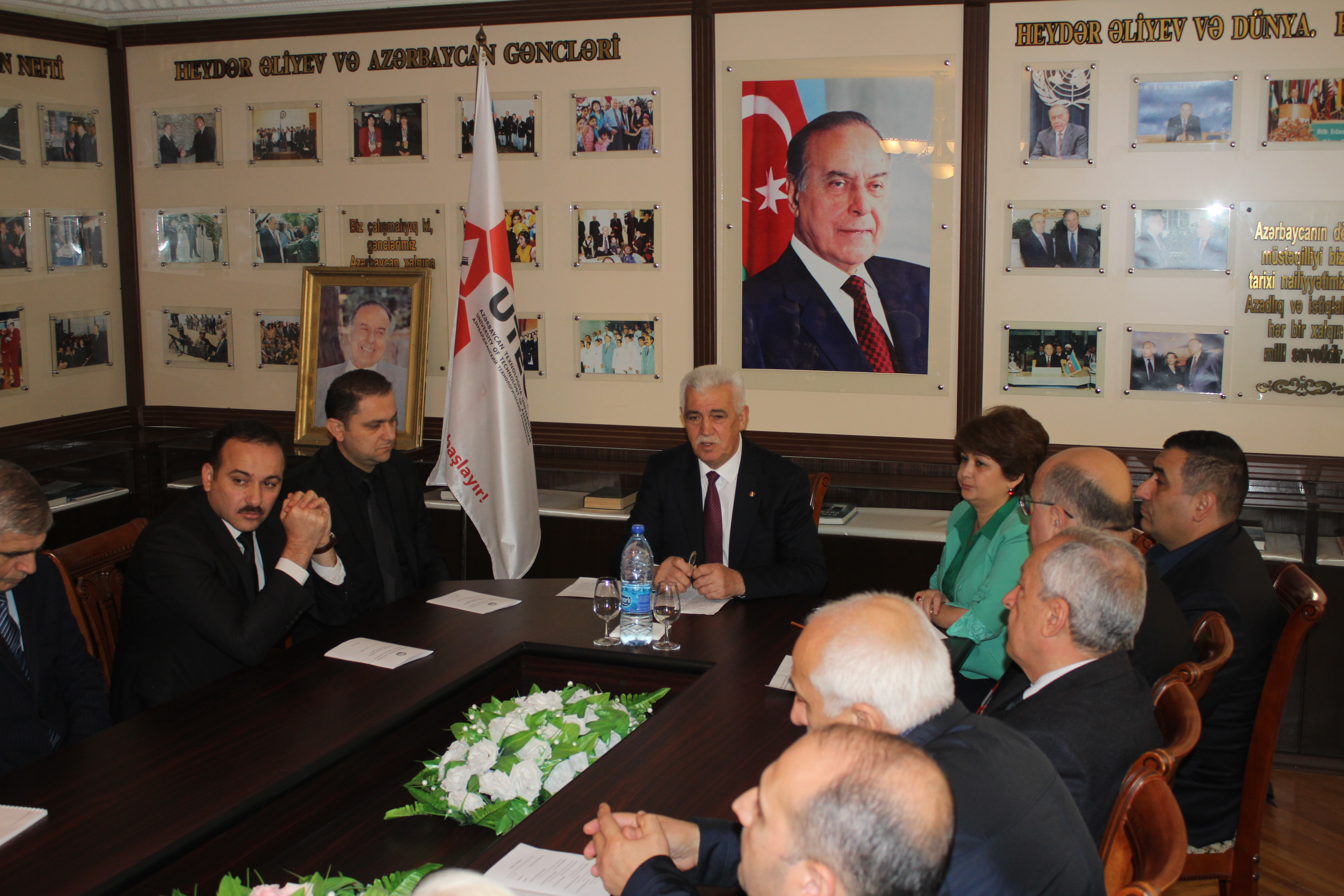 UTECA Bayraq Gününü qeyd edib