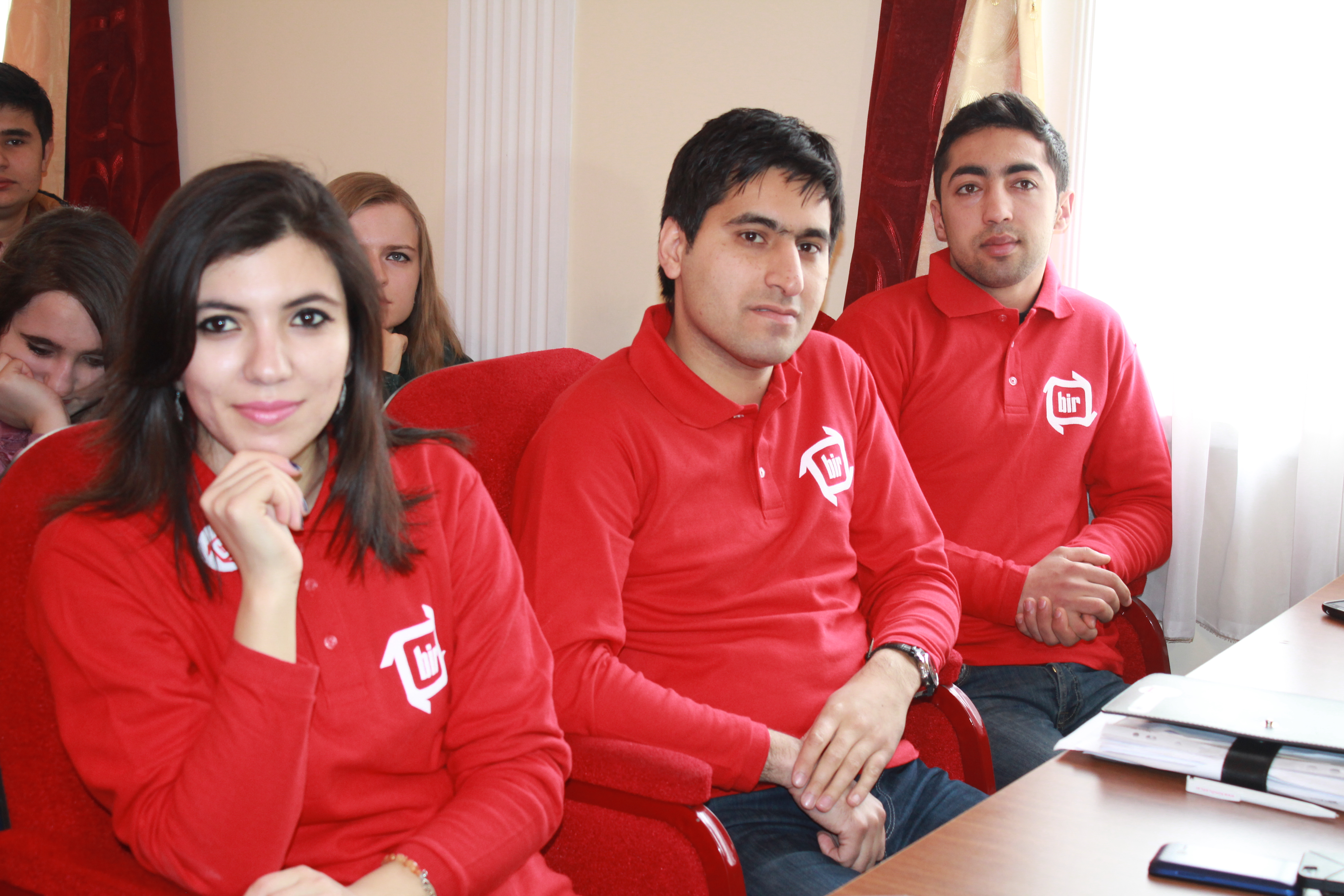 Bu gün ölkədə könüllülük hərəkatları vacib rol oynayır