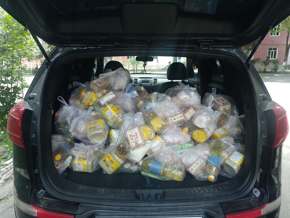 Ənənəvi bayram sovqatı paylanıb