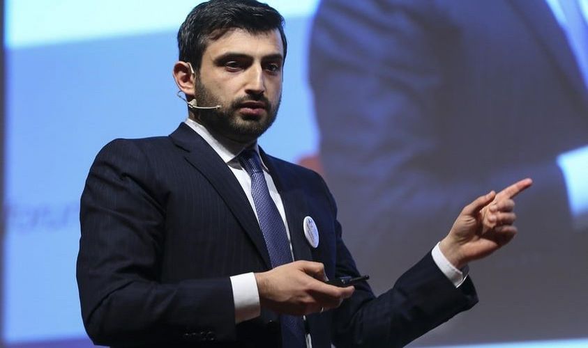 Selcuk Bayraktar gənclərimizə  müraciət edib