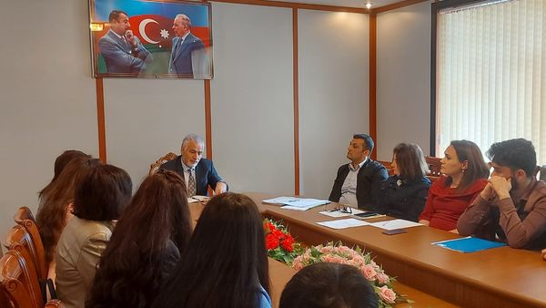 Müşavir Mayis Gülalıyev İqtisadiyyat və İdarəetmə və Yüngül Sənaye və Logistika fakültələri ilə görüş keçirib