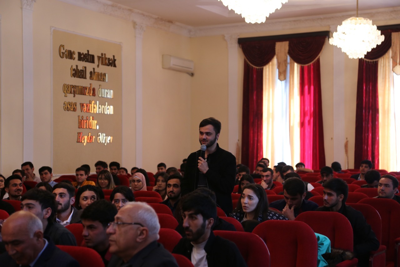 Azərbaycan Texnologiya Universitetində buraxılış kursunda təhsil alan tələbələrlə görüş keçirildi