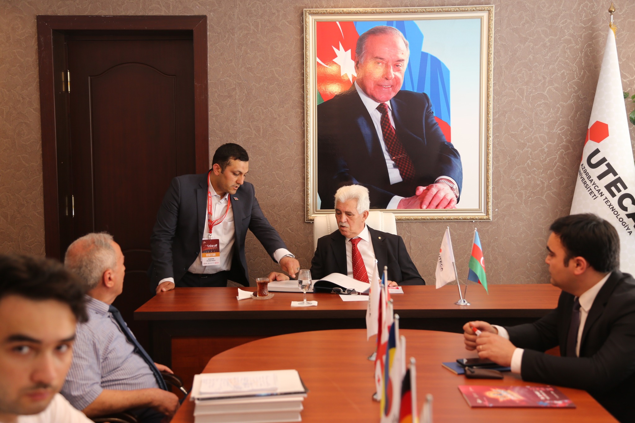 UTECA tələbələri Selçuk Bayraktar imzalı 6 sertifikat gətirib